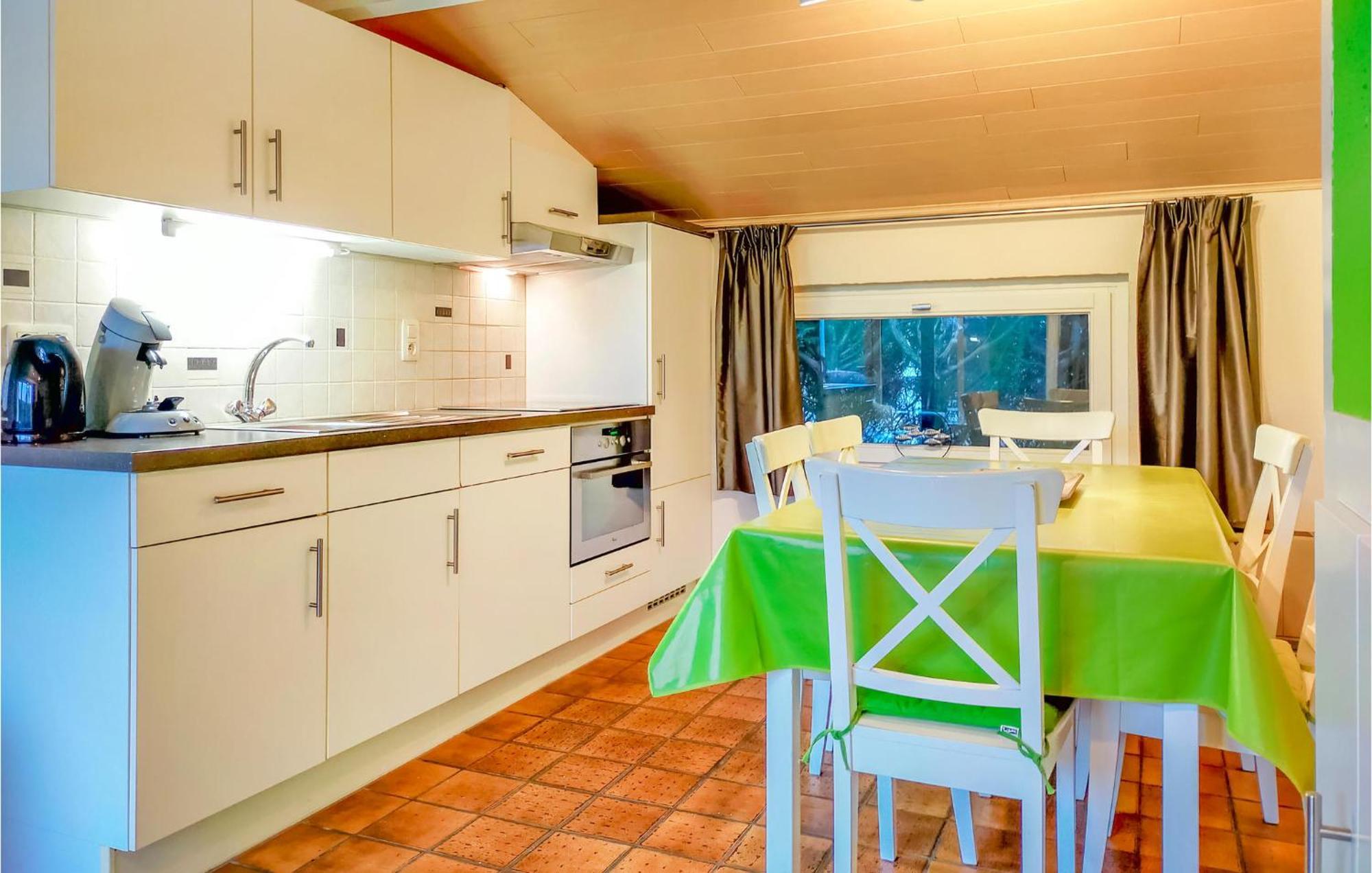 3 Bedroom Awesome Home In Oostduinkerke Eksteriør billede